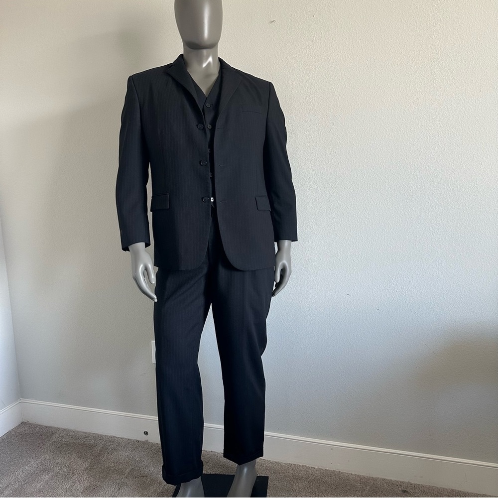 Oscar de la Renta men’s 3 piece suit